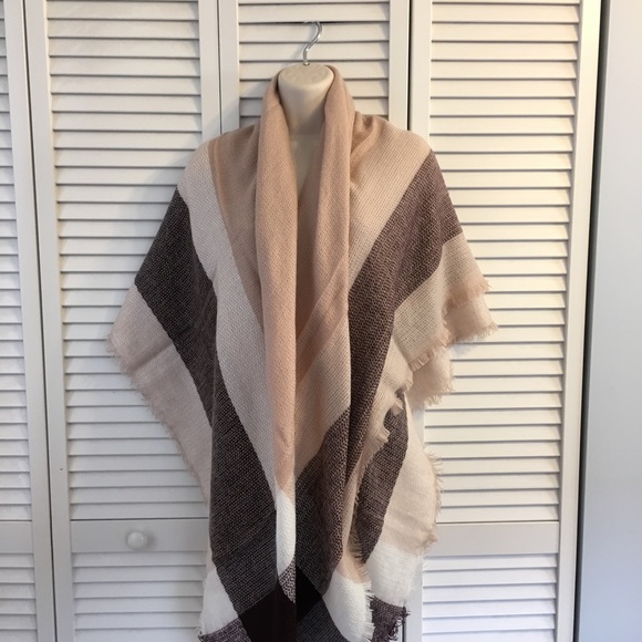 🎉HP🎉OVERSIZED PLAID WRAP IN ROSE/WINE NWT💕 - Picture 2 of 2
